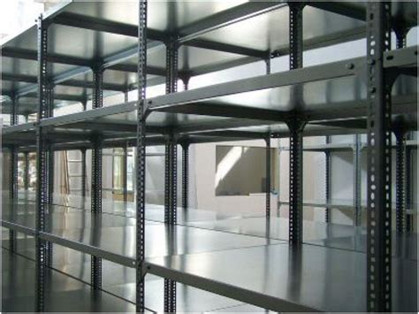 Raktárpolcok és tárolóegységek