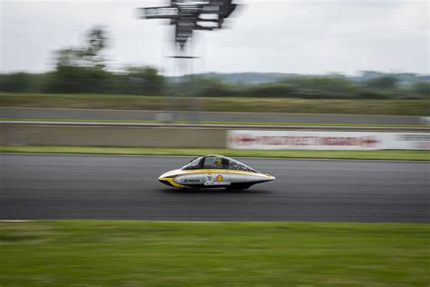 versenyautó NAV árverésen