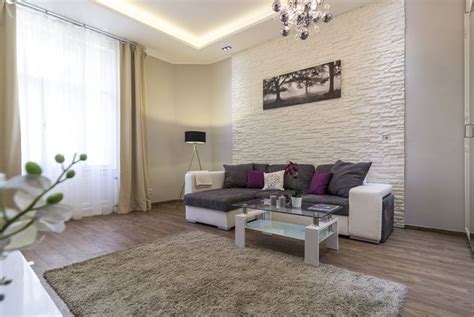 Felújított bérlakás nappalija