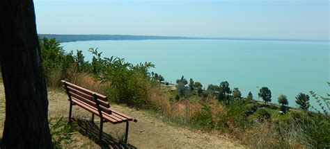 Balaton környéki fejlesztések és tóparti sétányok térképes vizualizációja