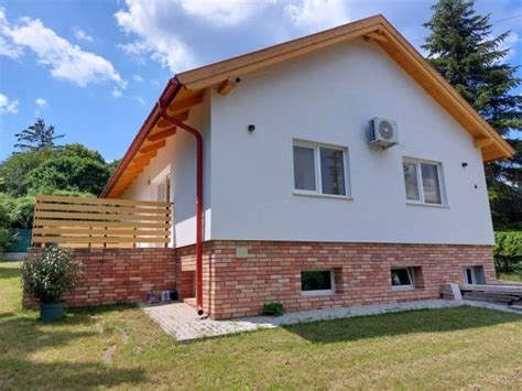 Szentendre panorámája új építésű házakkal