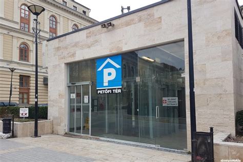 Sopron Petőfi téri mélygarázs bejárat