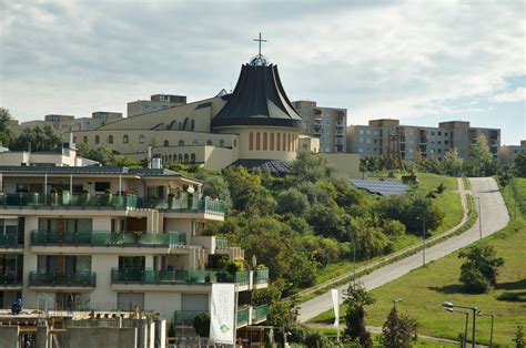 Szent Angyalok templom építése közben