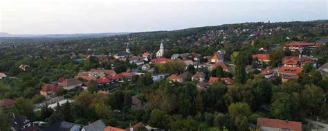 Szada látképe a Margita-heggyel