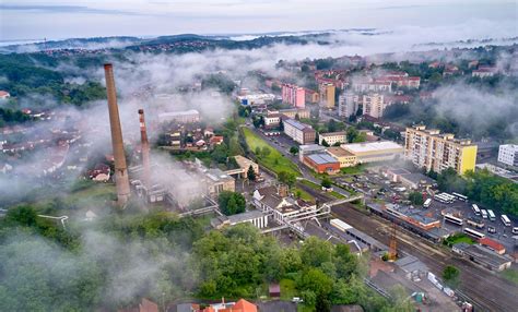 Komló látképe egy vasúti felvételen, 1963