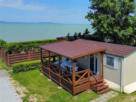 Balaton parti nyaralóház kerttel
