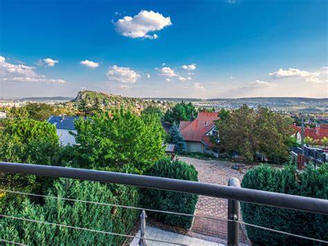 Természetközeli családi birtok panorámával Balatonlellén