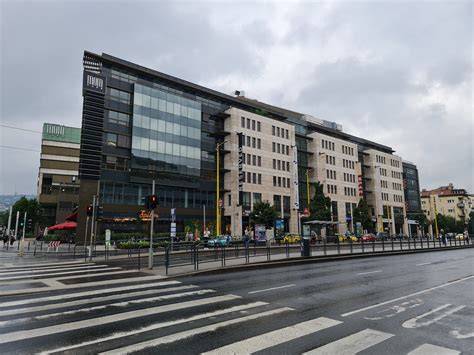 MOM Park irodaépület látványterv