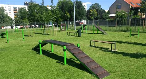 Közeli park és kutyafuttató helyszín