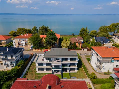 Panorámás kilátás a Balatonra a Szépkilátóról