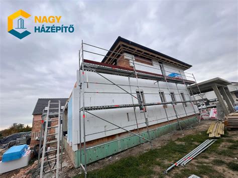 Homlokzati hőszigetelés felújított polgári házon