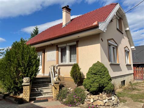 családi ház nagy telekkel Budapesten