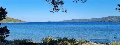 Gömbkilátó és strand a közelben