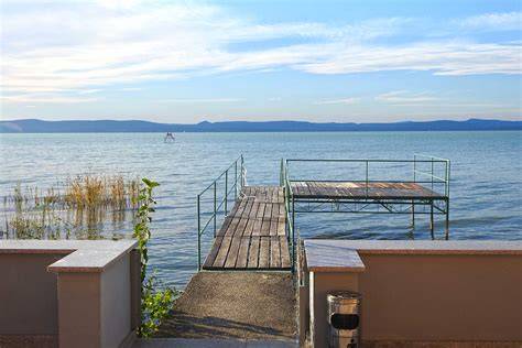 Balaton_vízparti_ingatlanok_készlet_képei