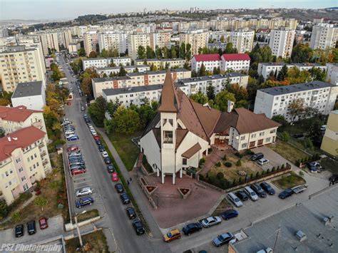 Tájkép: Kolozsvár alsó része a hegylábi környezetben