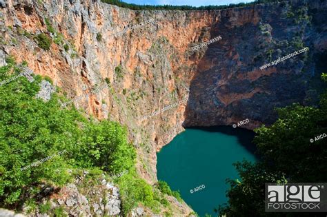 Karsztos felszín Doline
