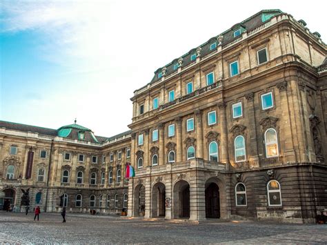 Budavár mai kulturális központja: a Budapesti Történeti Múzeum és a Nemzeti Galéria