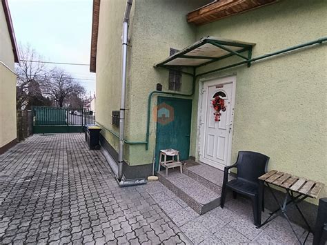 Napfényes utca a XVI. kerületben