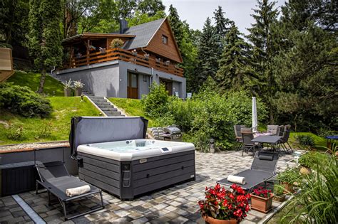 Galagonya Vendégház privát kert, dézsás wellness