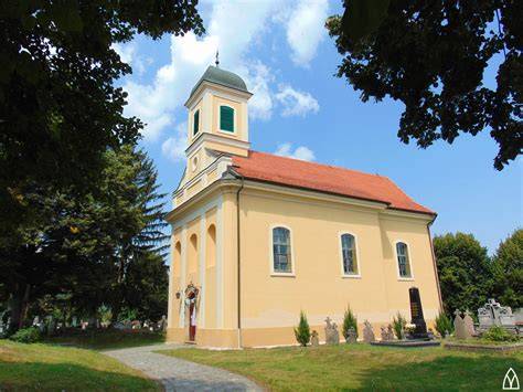 Pilisszentlászló templomdomb és hagyományos falukép