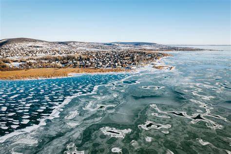 Infografika: Balaton part menti nyaralóhelyek és árkategóriák
