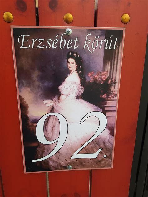 Erzsébet körút 22 homlokzata és környezete - historikus és mai állapotok vizuális összevetése