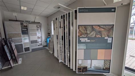 Tagimg: Csempe- és járólap bemutatóterem fotója