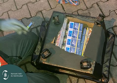 fotó különféle horgászfelszerelésekről