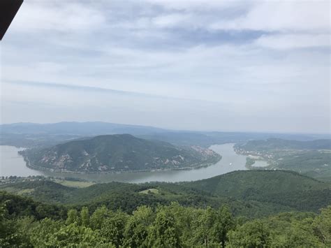 Kilátás a Vadálló-kövekről a Dunakanyarra