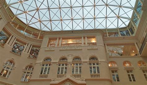 Az Eiffel Palace belső udvara