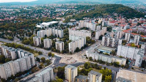 Avas lakótelep utcái