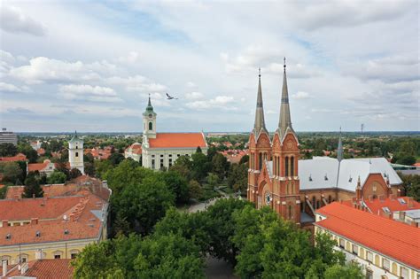 Békéscsaba belvárosának látképe