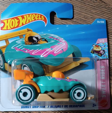 Hot Wheels autók és garázsok