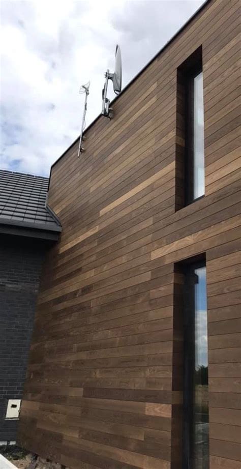 Thermowood kőris falburkolat részletgazdag erezettel