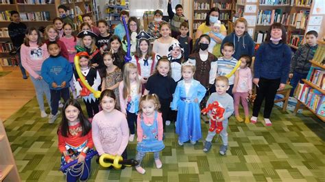 Gyermekek a könyvtárban