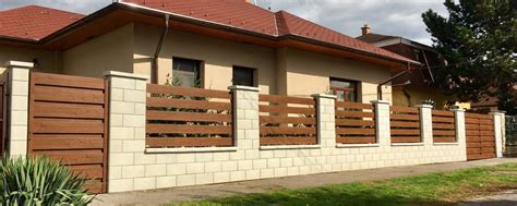 Példa utcafronti kerítésre