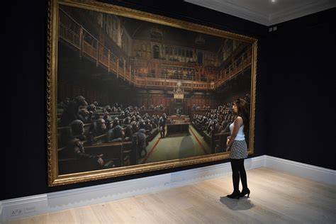 Vidókocka a londoni aukció előkészületeiről, Banksy beavatkozása a keretek között