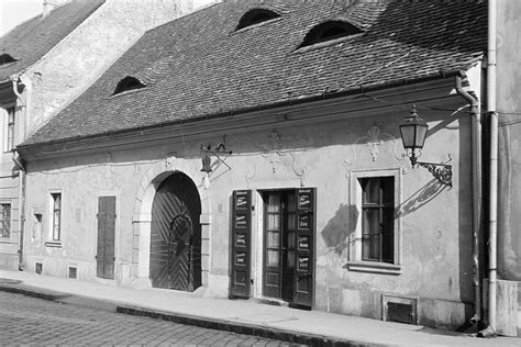 Vendéglő épülete