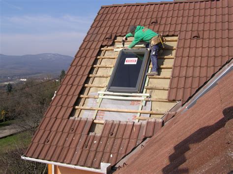 VELUX tetőtéri ablak beépítése