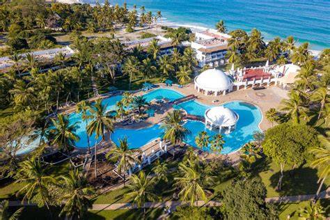 Southern Palms Beach resort medence és modern szolgáltatások