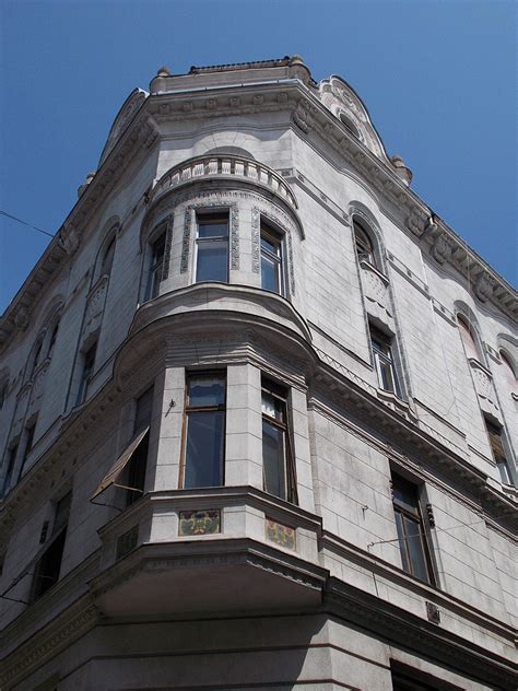 Budapesti társasház utcafrontja