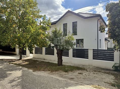 Budapest XVI. kerületi családi ház