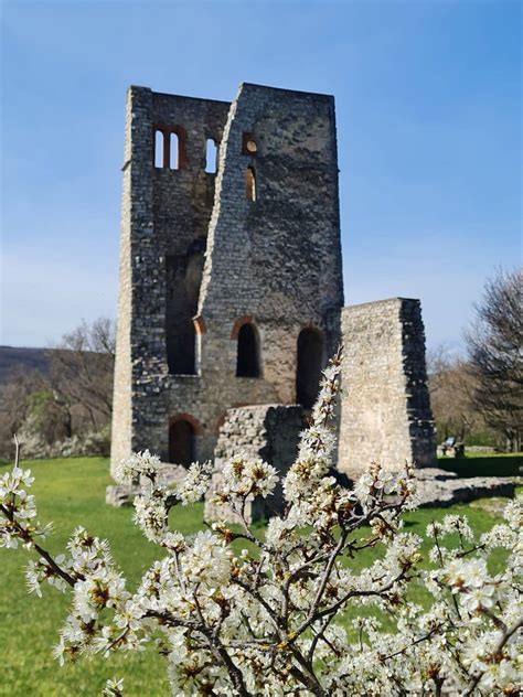 Dörgicse panorámája a Balatonnal