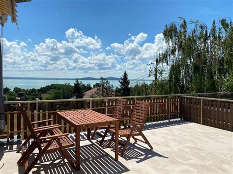 Panorámás apartman teraszról kilátás a Balatonra