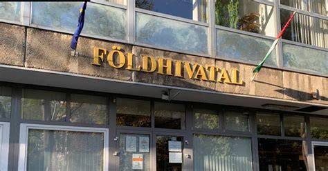 Földhivatali ügyintézés folyamata: postai és online csatornák