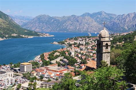 Kotor panorámája a Kotori-öböllel