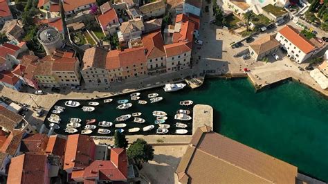 Veli Lošinj festői kikötője