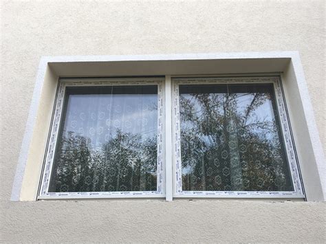 Színes műanyag ablak különböző felületekkel