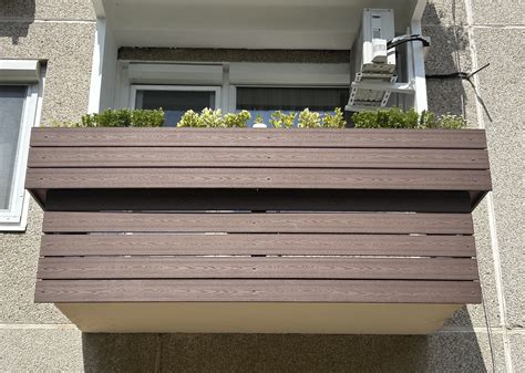 Muskátlikkal díszített erkély