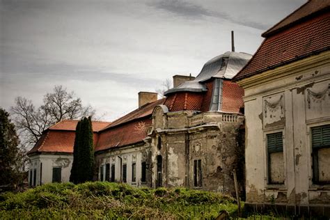 Régi kastély parkkal